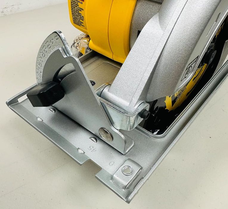 DeWALT DCS566B акумуляторна дискова пила 20V MAX 165 мм