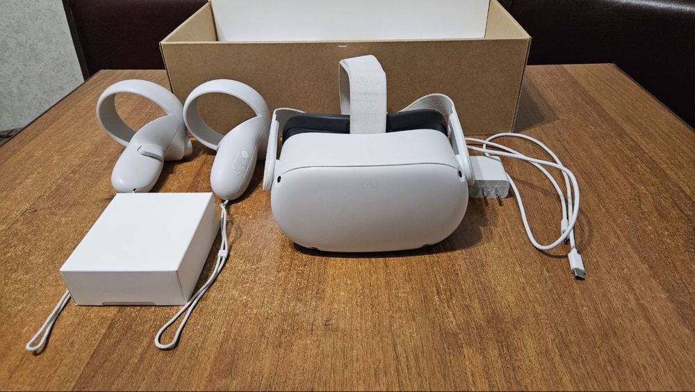 Продаю VR гарнітуру, Meta Quest 2 128GB