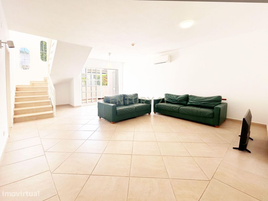 Moradia T3 para arrendamento anual no Aldeamento Eden Villas