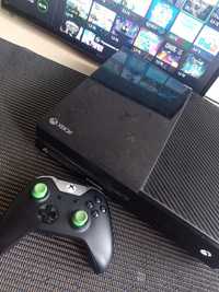 Продам Xbox One с играми в хорошем состоянии!!