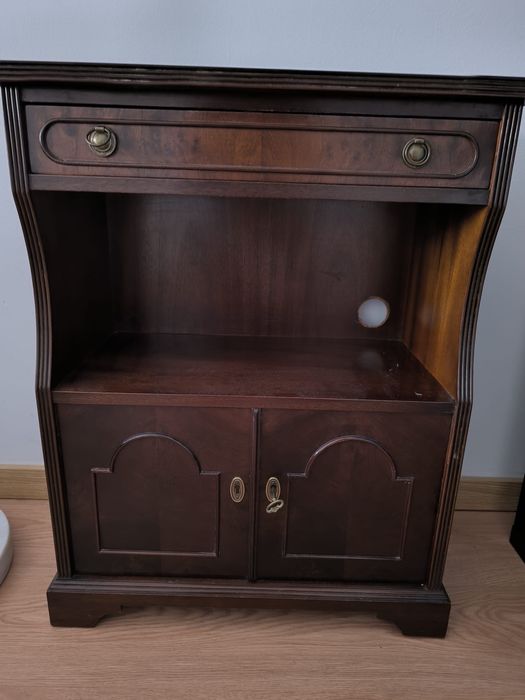 Movel antigo muito bonito