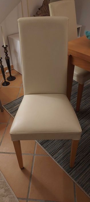 Mesa de jantar com cadeiras