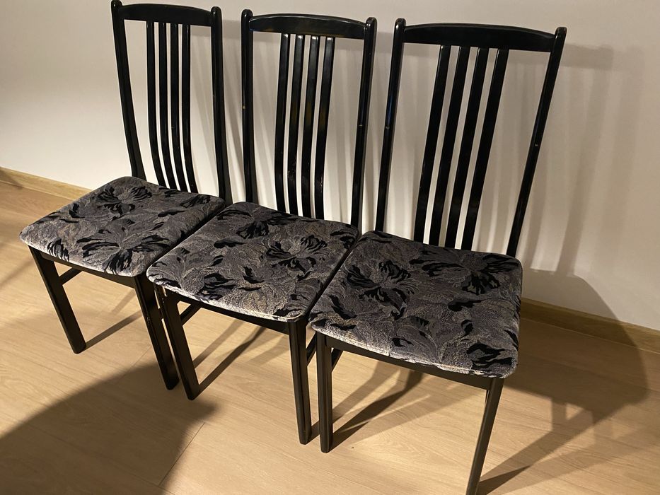 Sprzedam tapicerowane , drewniane krzesła ( 6 sztuk)