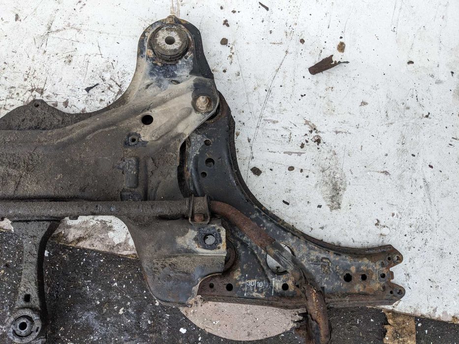 Volkswagen VW Golf IV Sanki Wózek Belka Przód