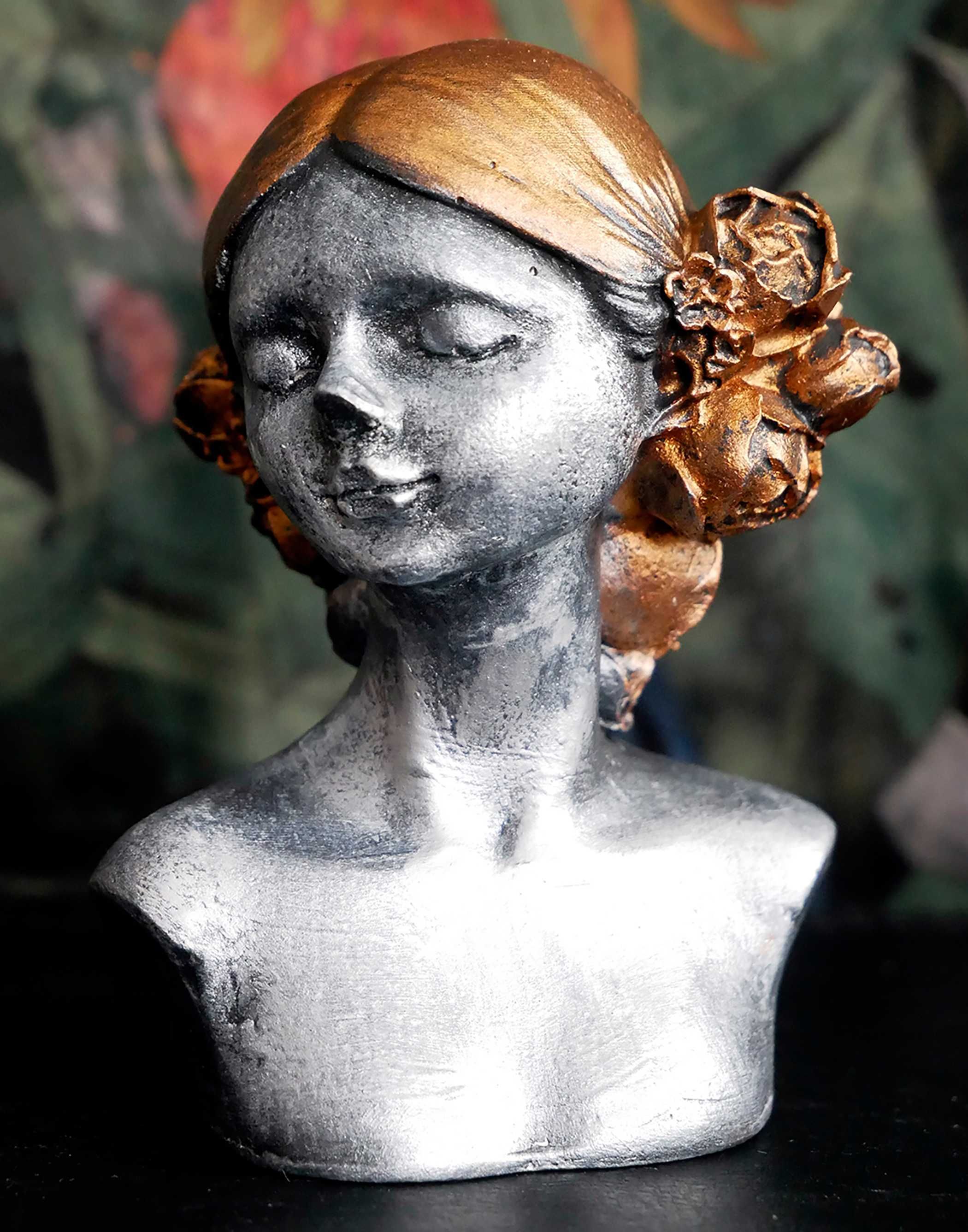 Rzeźba z gipsu / Kobieta portret, wys. 9,5 cm