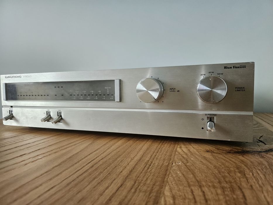 Grundig A5000 - końcówka mocy, działa tylko jedna strona.