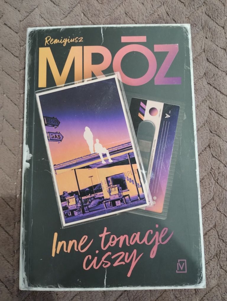 "Inne tonacje ciszy" Remigiusz Mróz