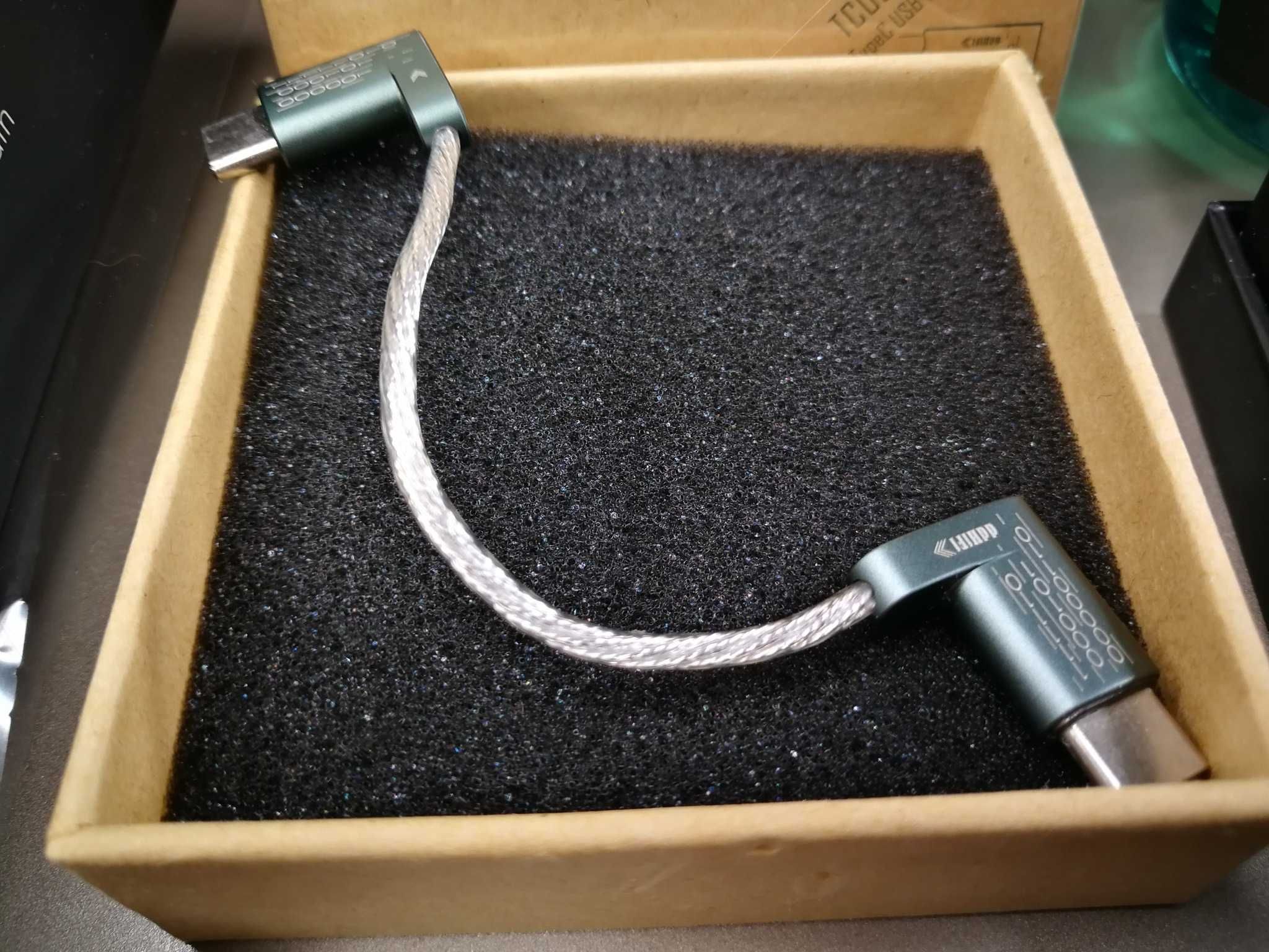 Cayin RU6, dongle DAC high-end R-2R, com extras, imaculadamente novo