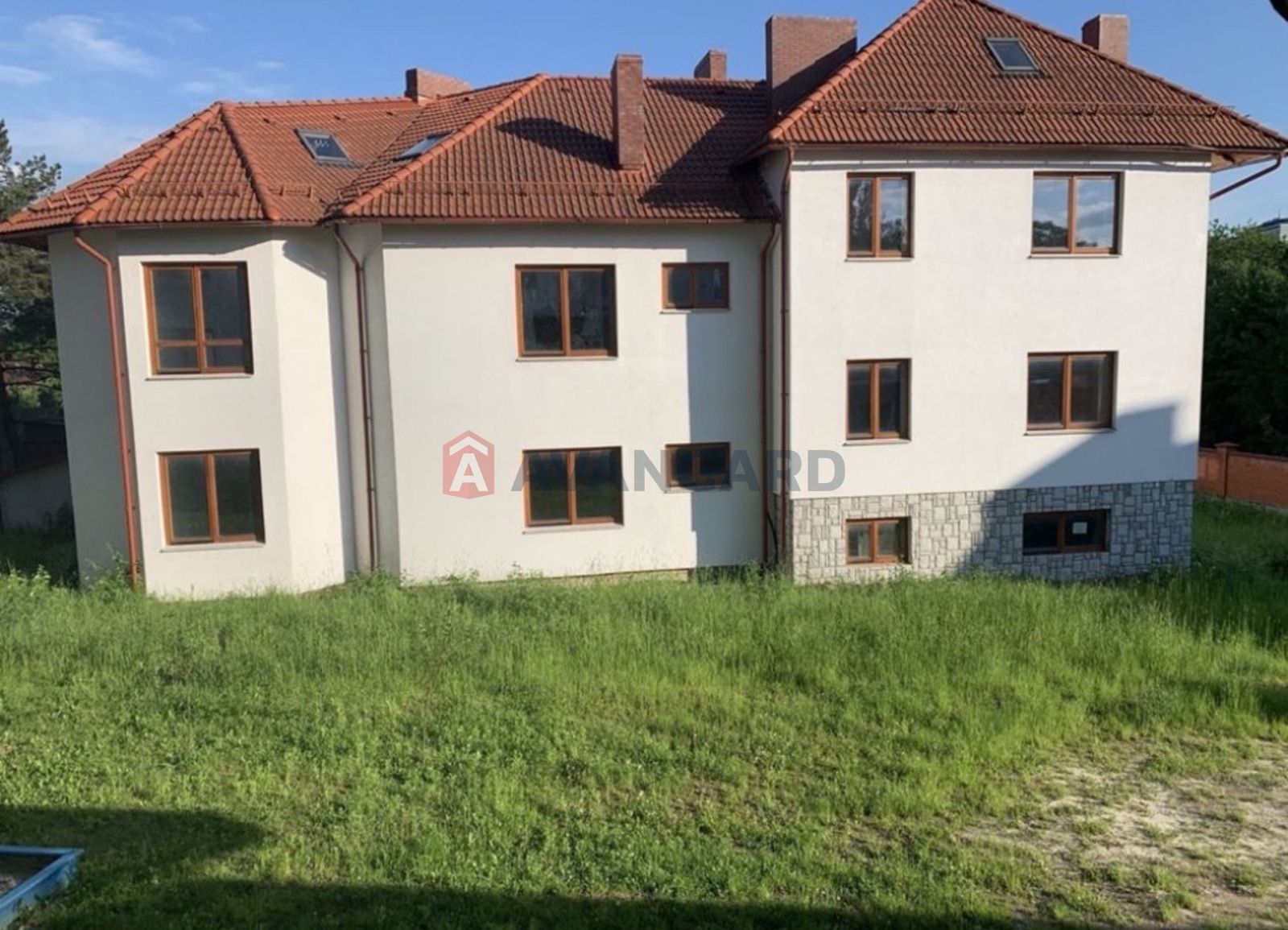 Продаж готелю у курортному місті Трускавець.