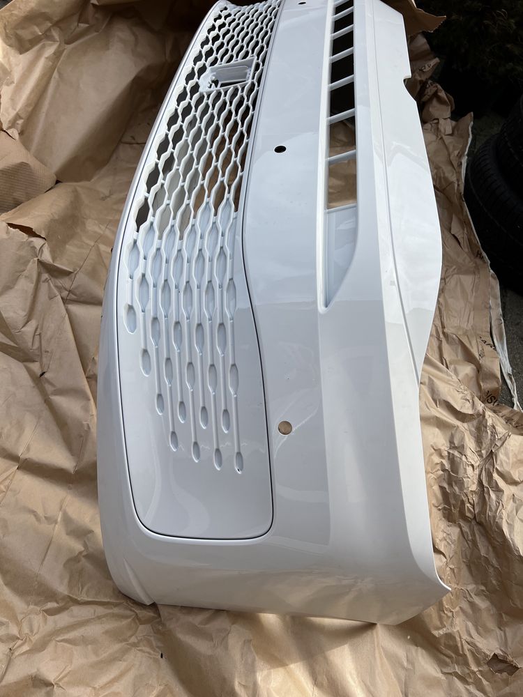 Zderzak przód VW Caddy 2K7 PDC radar ładny