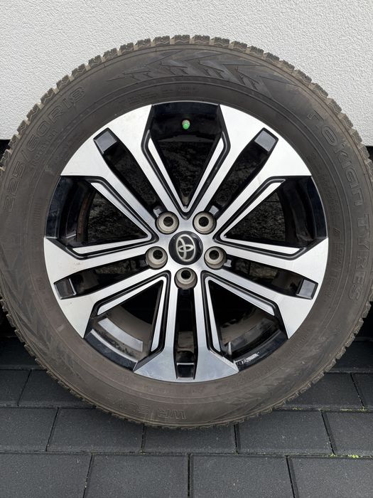 Felgi Toyota Rav4 + 2 opony letnie