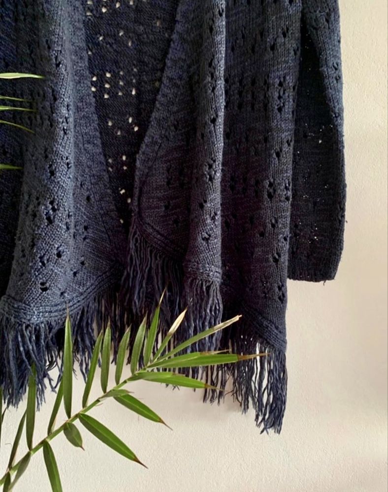 Sweter ażurowy z frędzlami Reserved, rozmiar S