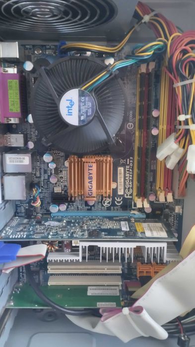 Komputer stacjonarny Intel Core 2 Duo E6300, 3GB DDR3, GeForce 9400 GT