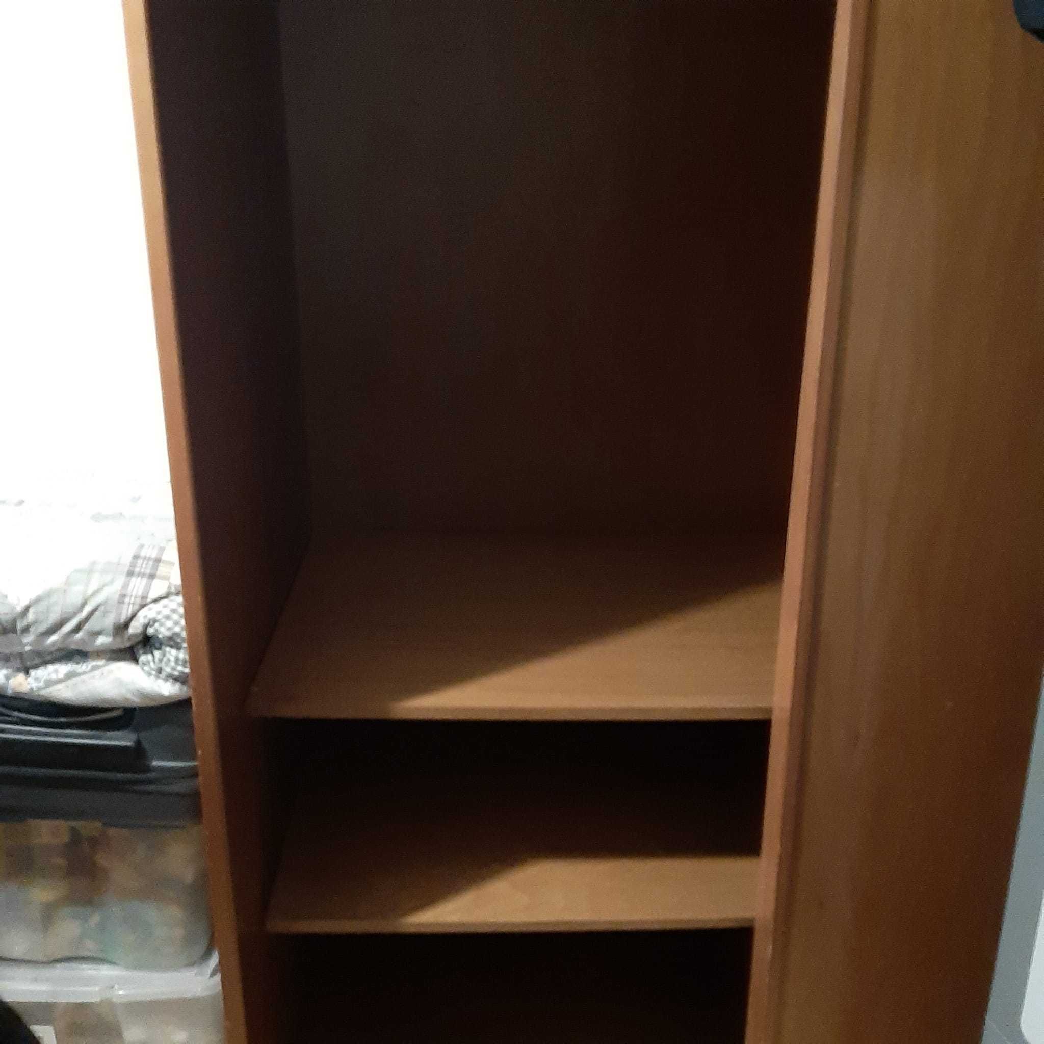 Roupeiro com 2 portas de correr (Medidas 1,92A 1,24L 0,70P)