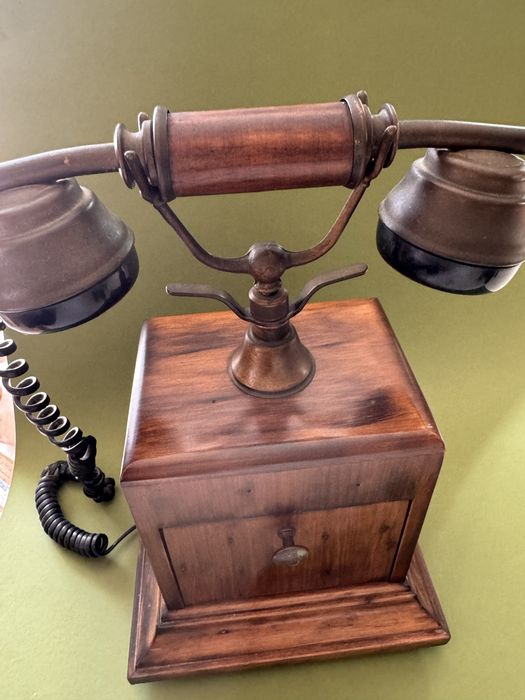 Vintage telefone Madeira e cobre a funcionar