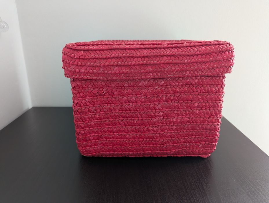 Nowy pojemnik dekoracyjny czerwony BRW