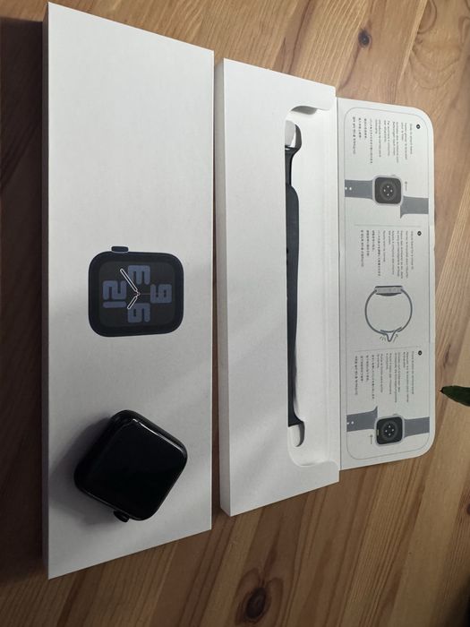 Apple Watch SE 2. generacji 44mm