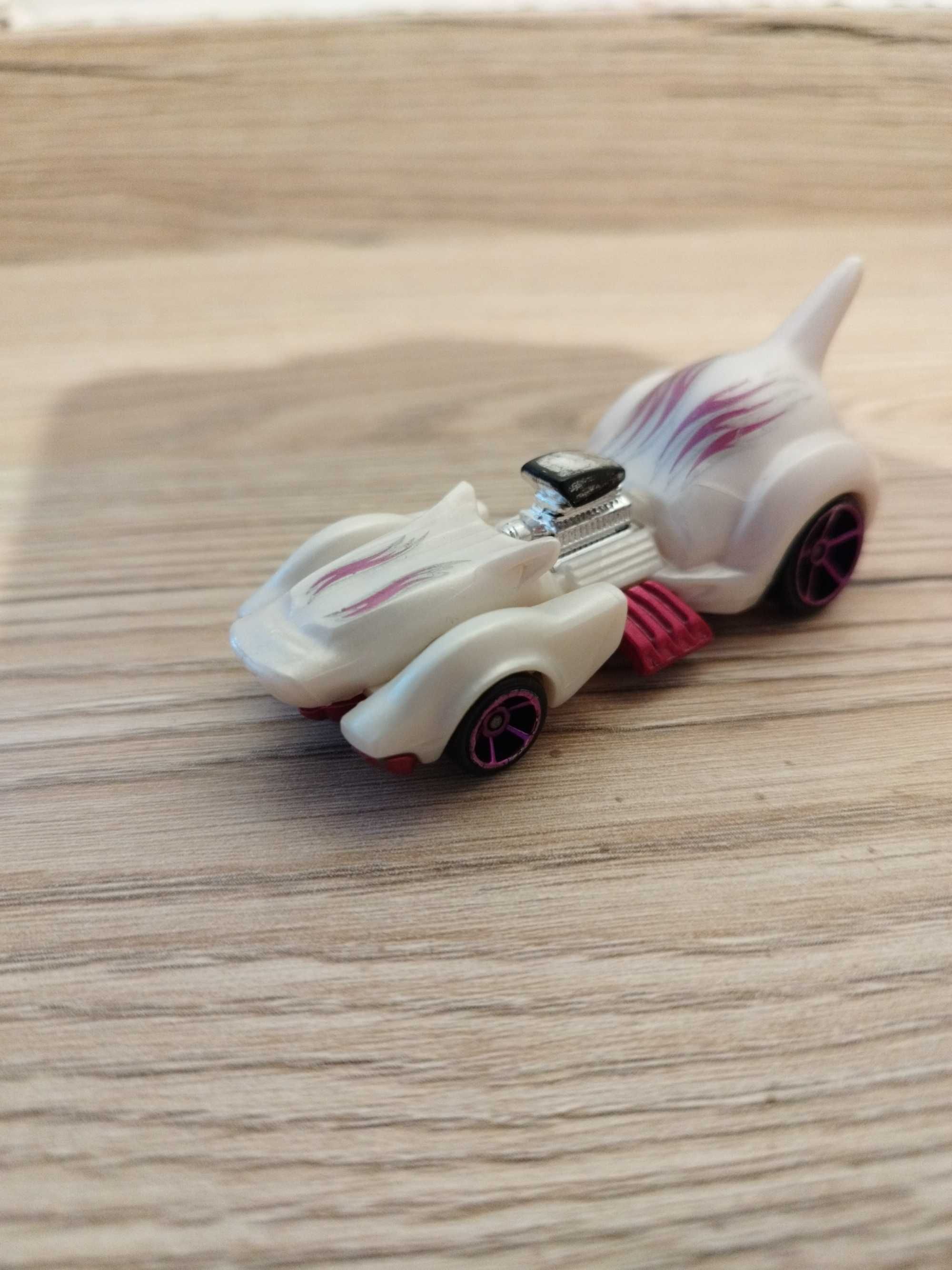 Sprzedam 8 fajnych modeli aut Hot Wheels!