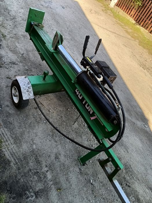 Łuparka Spalinowa do drewna 40 ton silnik 13 HP spalinowy