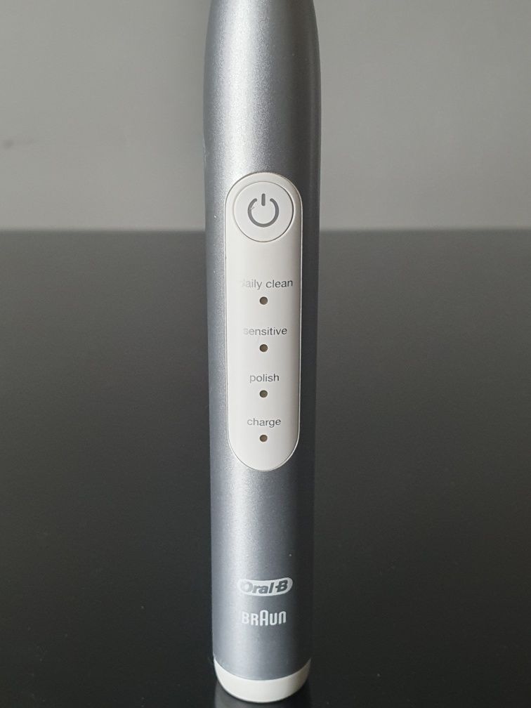 Szczoteczka elektryczna Oral B