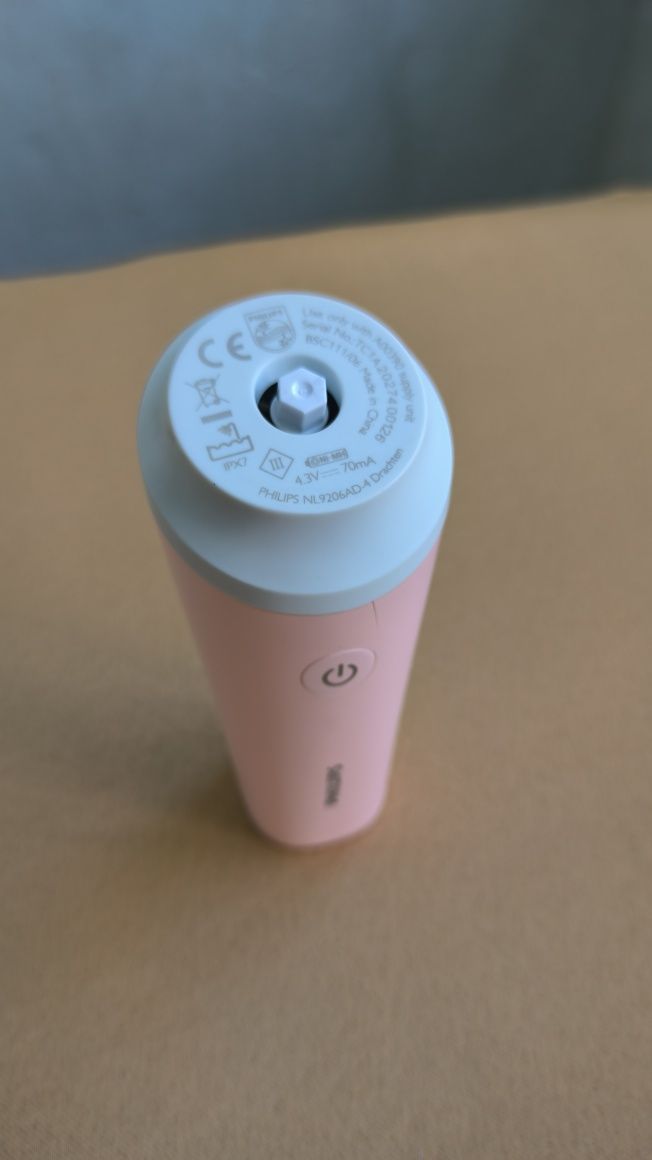 Прибор для очищения лица PHILIPS VisaPure BSC111/06 массажер лица кожа