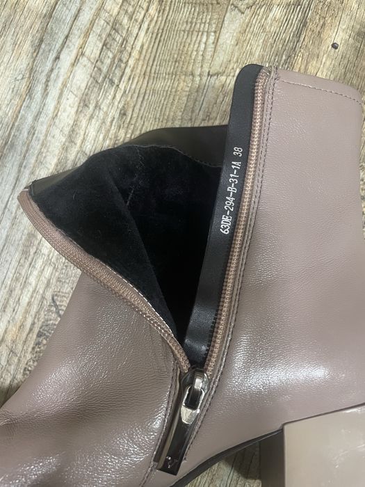 Ботильйони / черевички жіночі Vitto Rossi 38 розмір натуральна шкіра