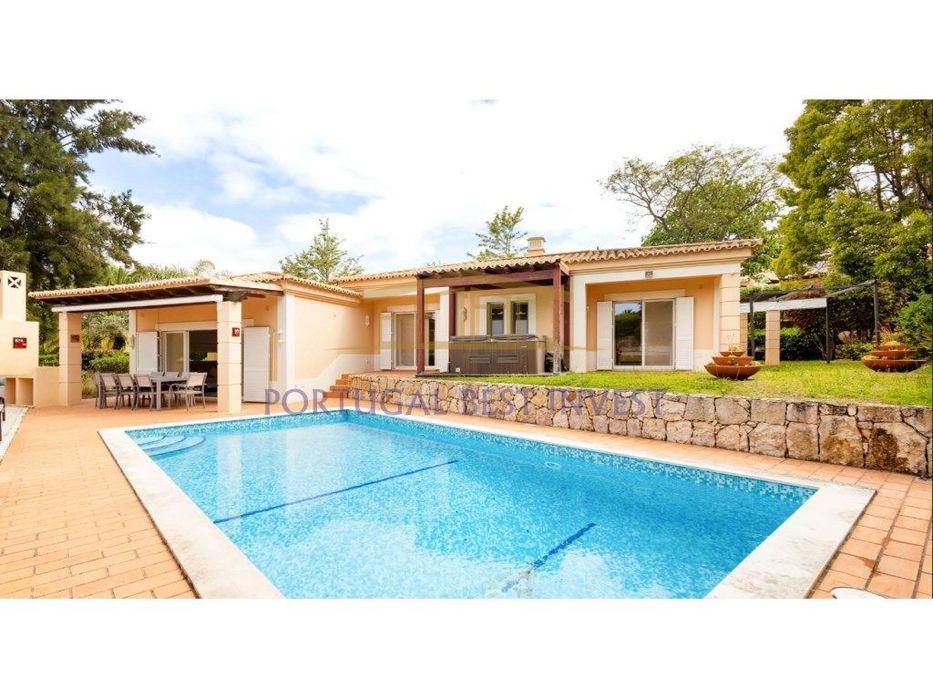 Moradia frente golf com quatro quartos e piscina, Carvoeiro - Algarve