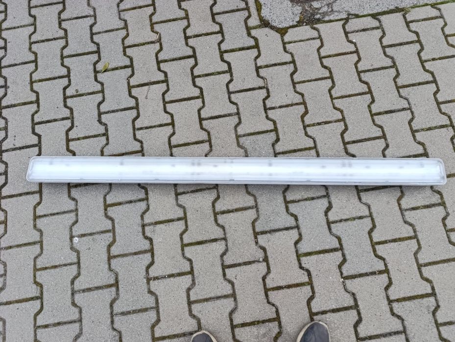 Lampa ledowa do magazynu,warsztatu albo sklepu