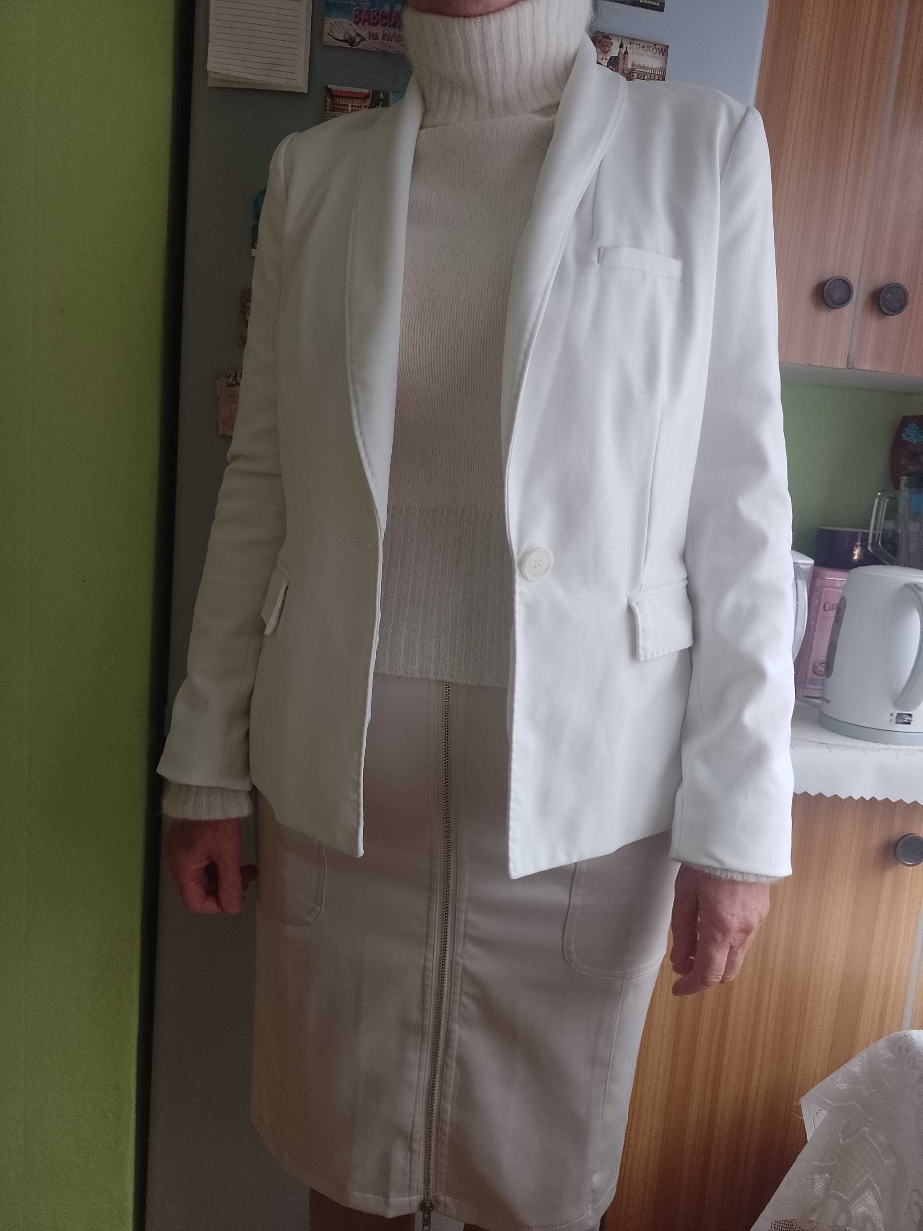 (36/S) Biała marynarka z Londynu, żakiet