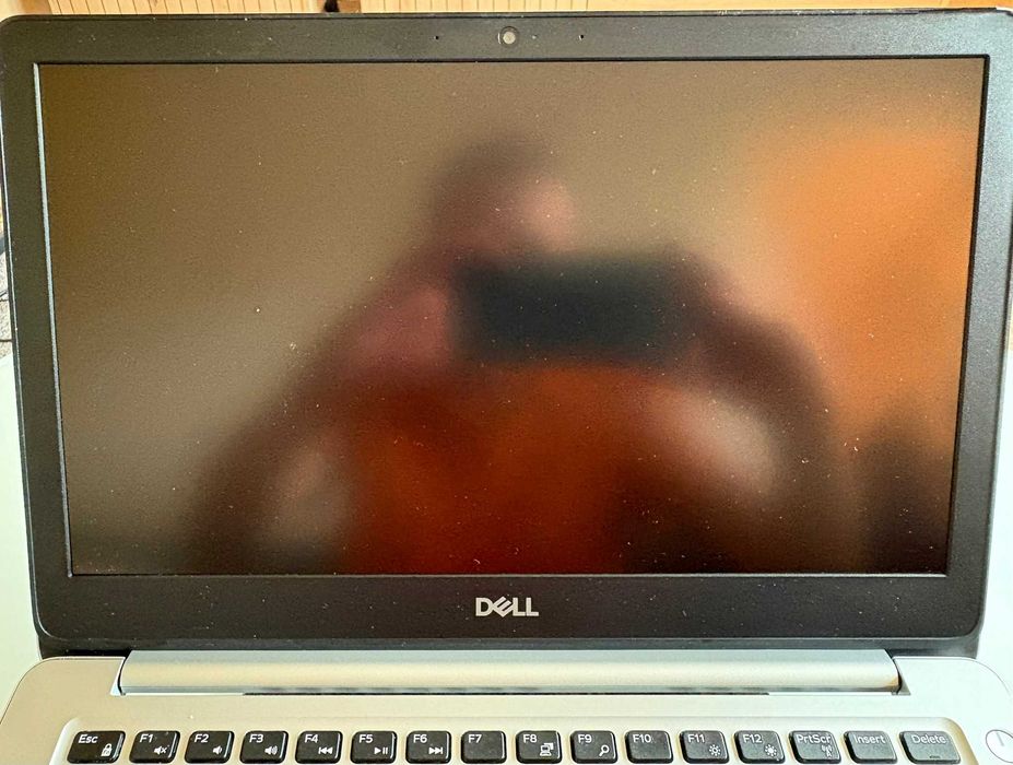 Dell Inspiron 5370 i5-8250U/8GB/256/Win11 R530 FHD
