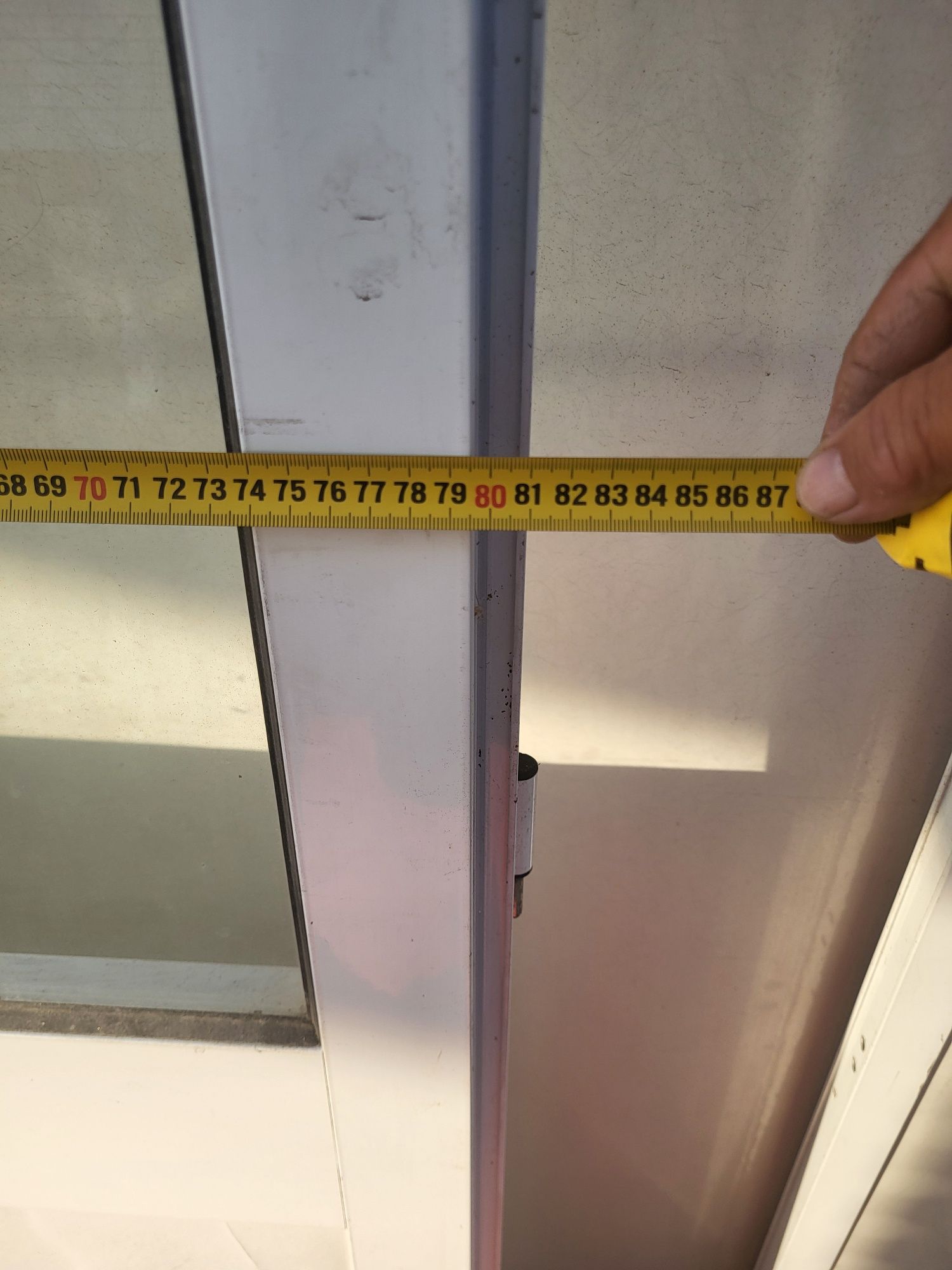 Vendo duas portas alumínio branco reservado