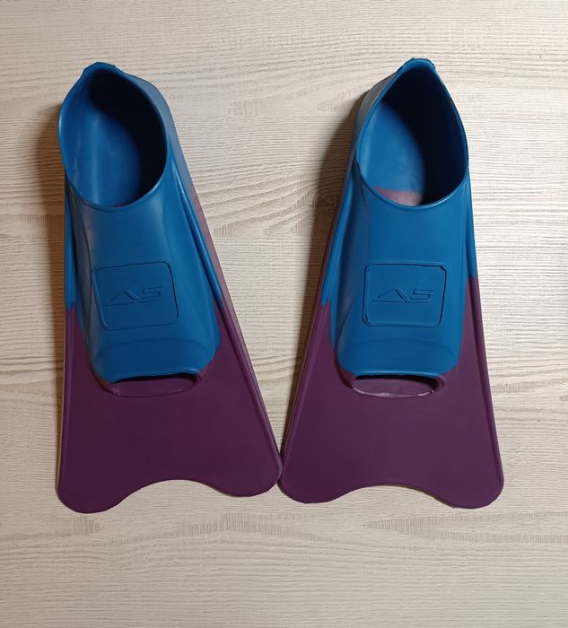 Ласти для плавання синьо-фіолетові (розмір 36–37)
Ласти для плавання с