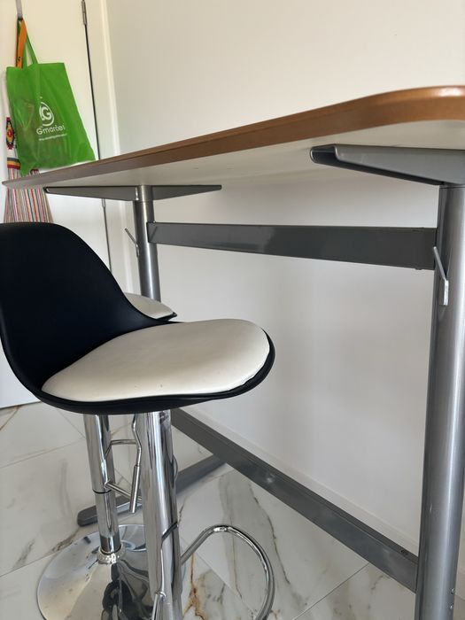 Conjunto mesa + 6 cadeiras