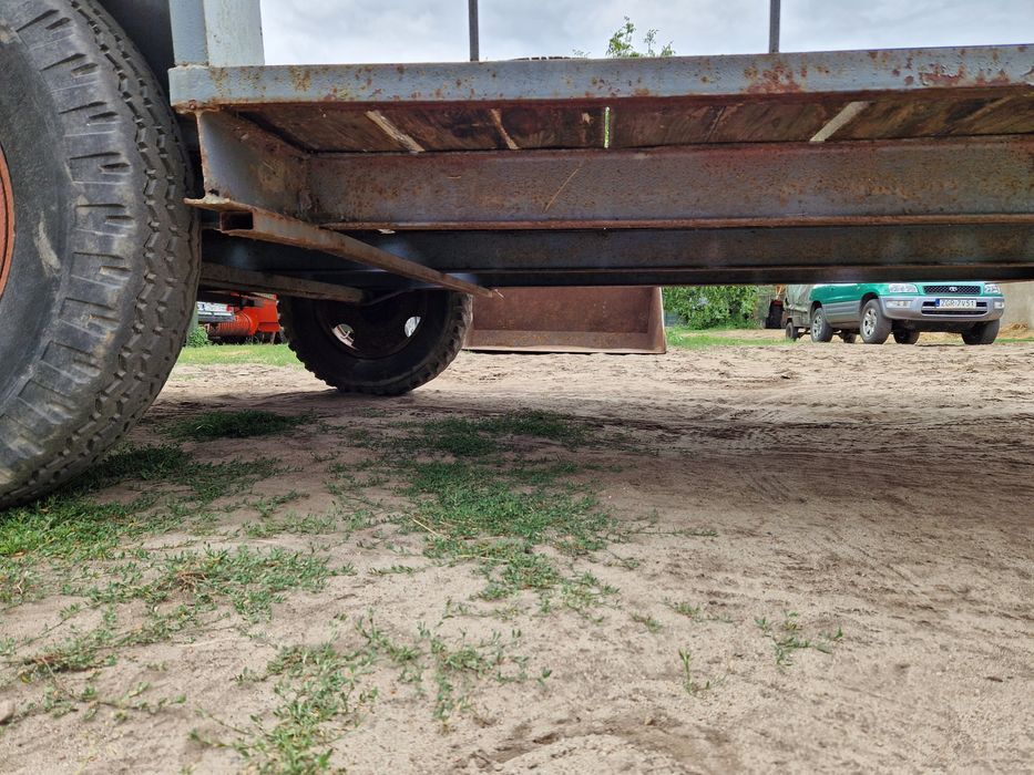 Laweta dłużyca do słomy