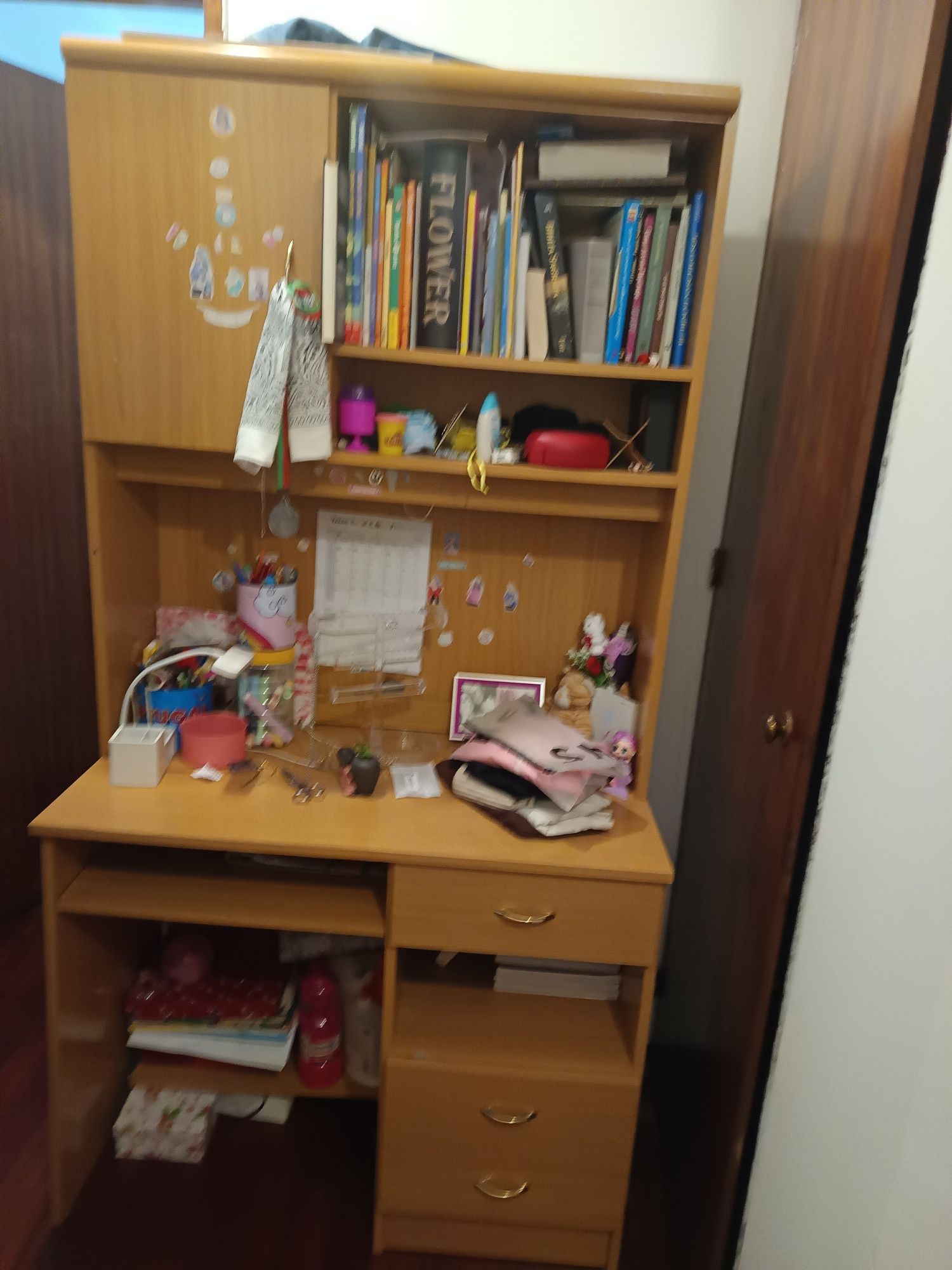 Estante quarto de criança