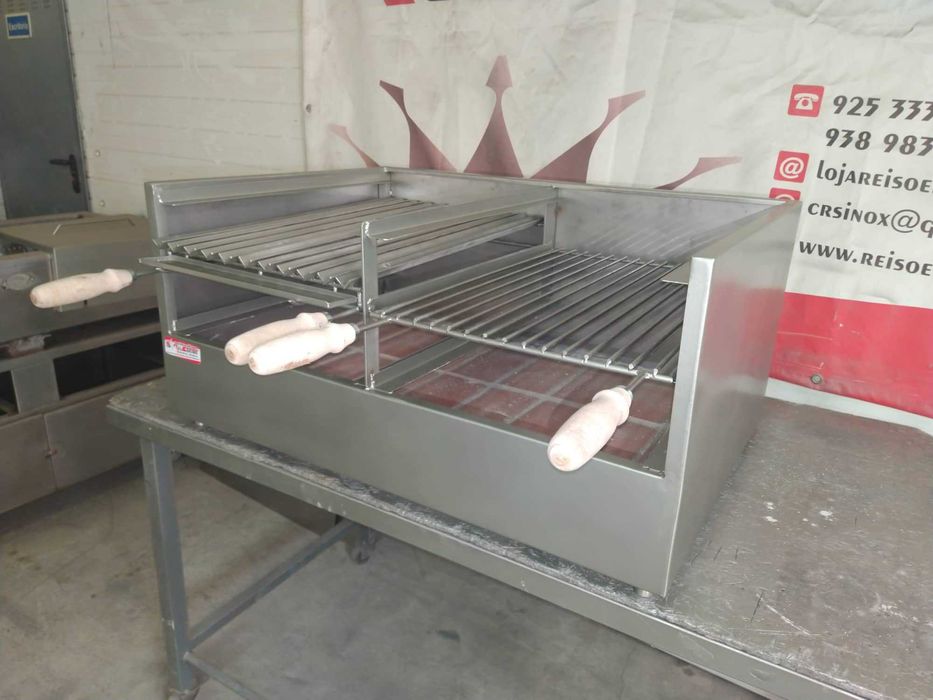 CHURRASQUEIRA INOX A CARVÃO (750X400X300MM) - Valor c/ IVA