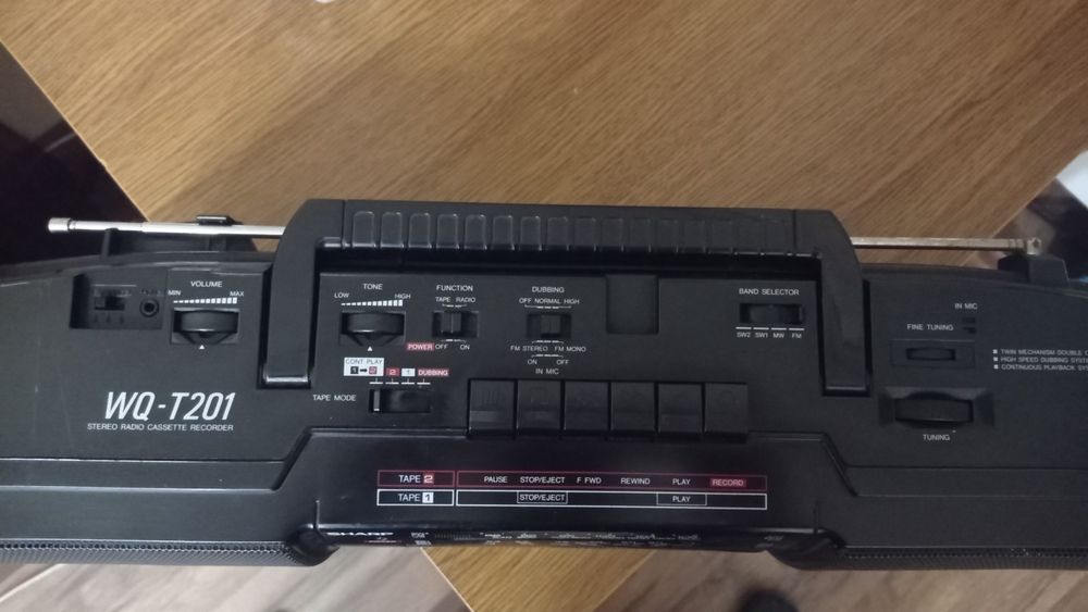 Продам касетну магнітолу SHARP wq t201z