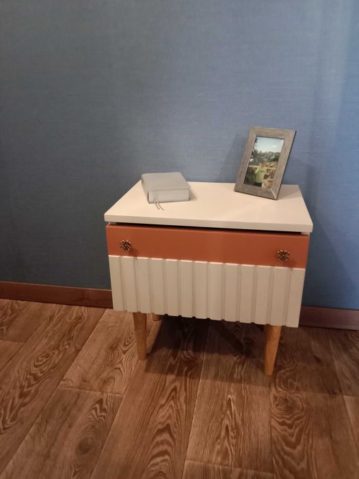 Тумба радянських часів.