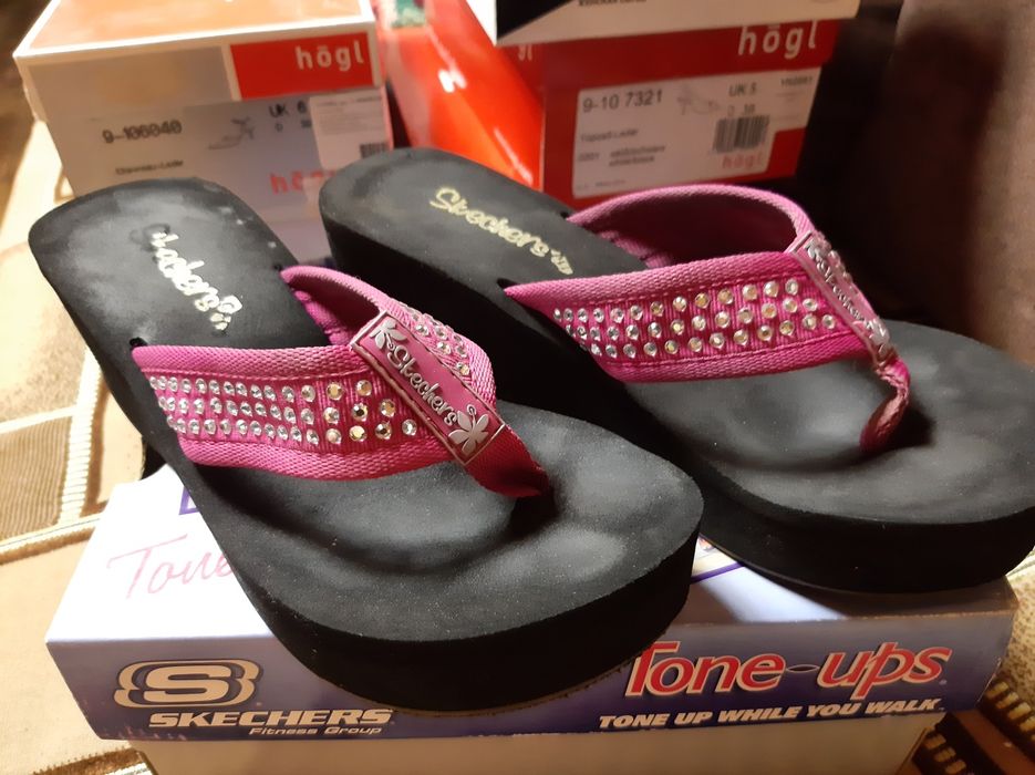 Шльопанці skechers шльопки 38