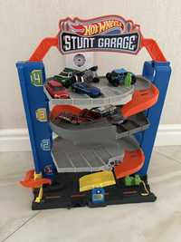 Hot wheels stunt garage