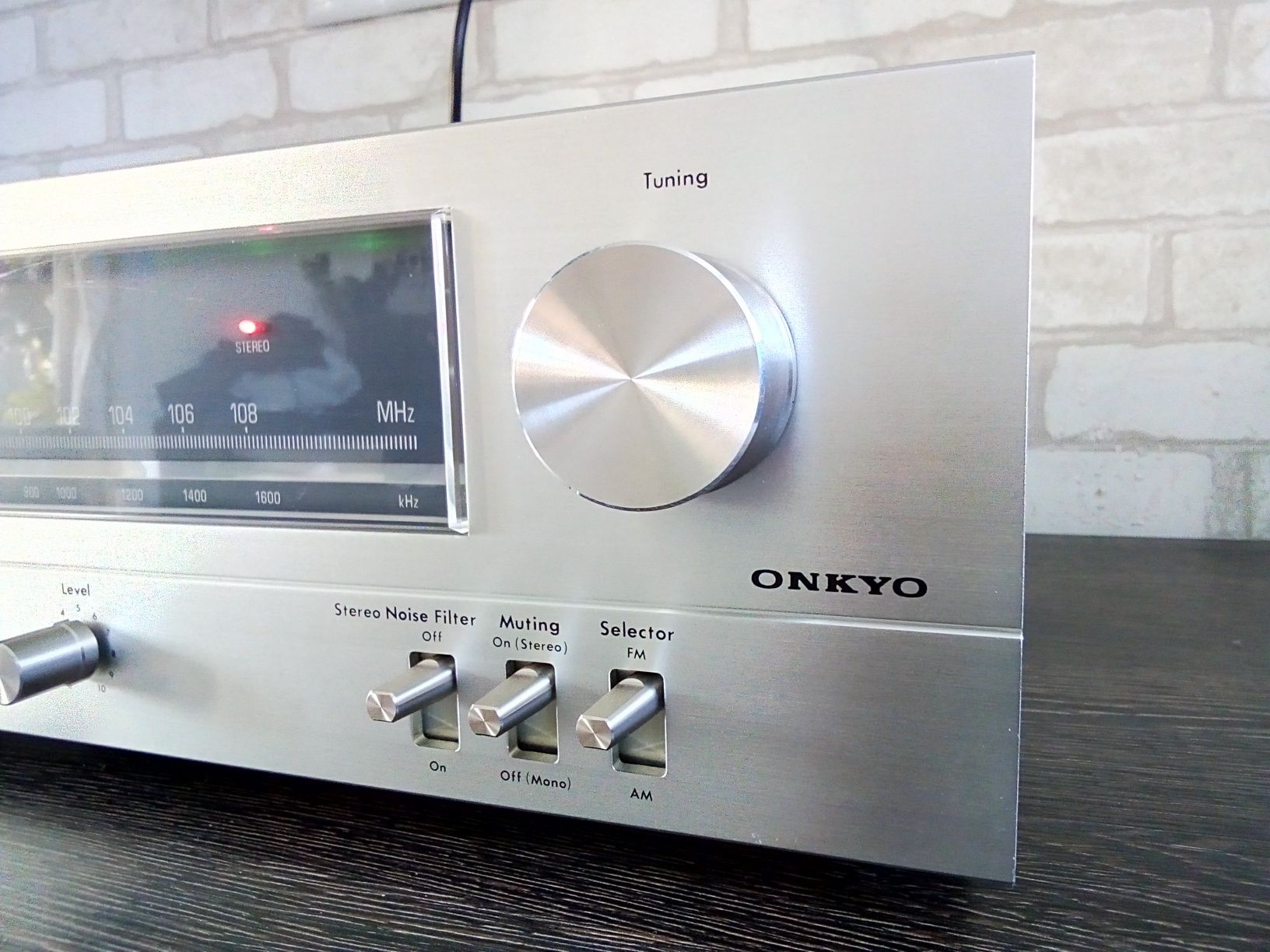 ONKYO T-5000 FM Stereo/AM Tuner 1974-79