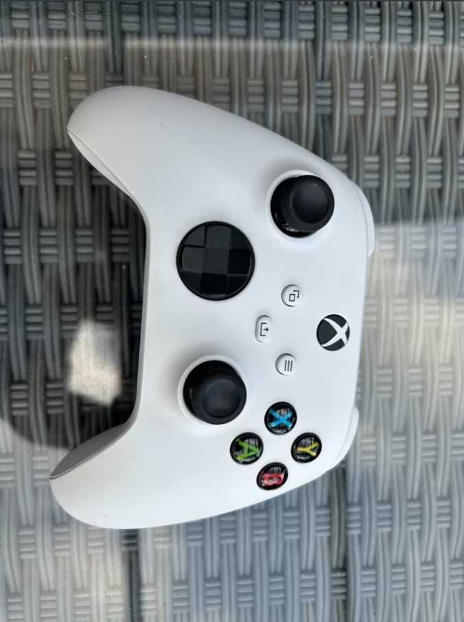 Xbox Series S Z padem pudełko wszystko jest