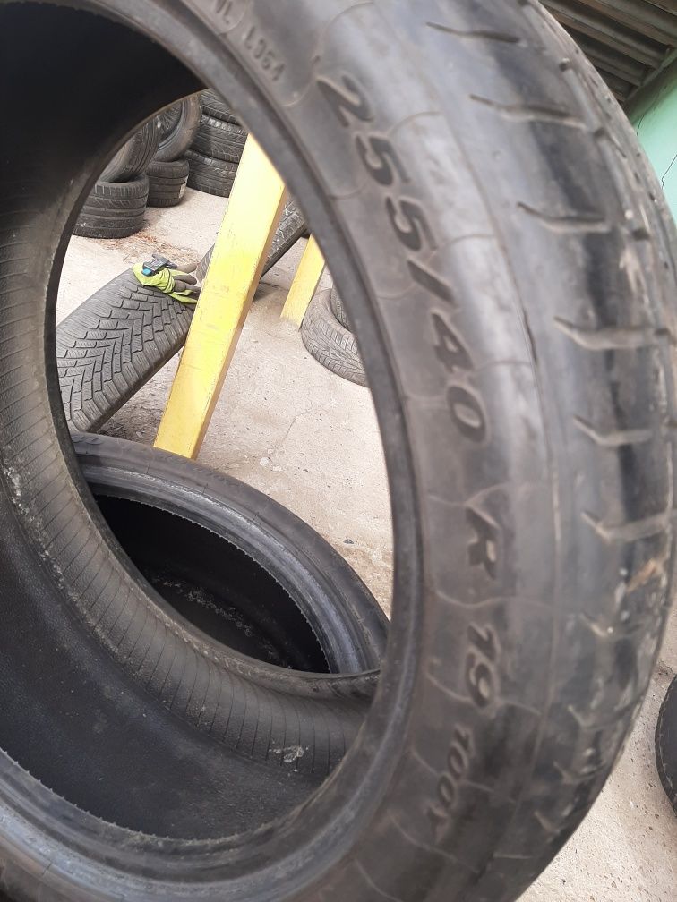 255/40/19 Pirelli p zero