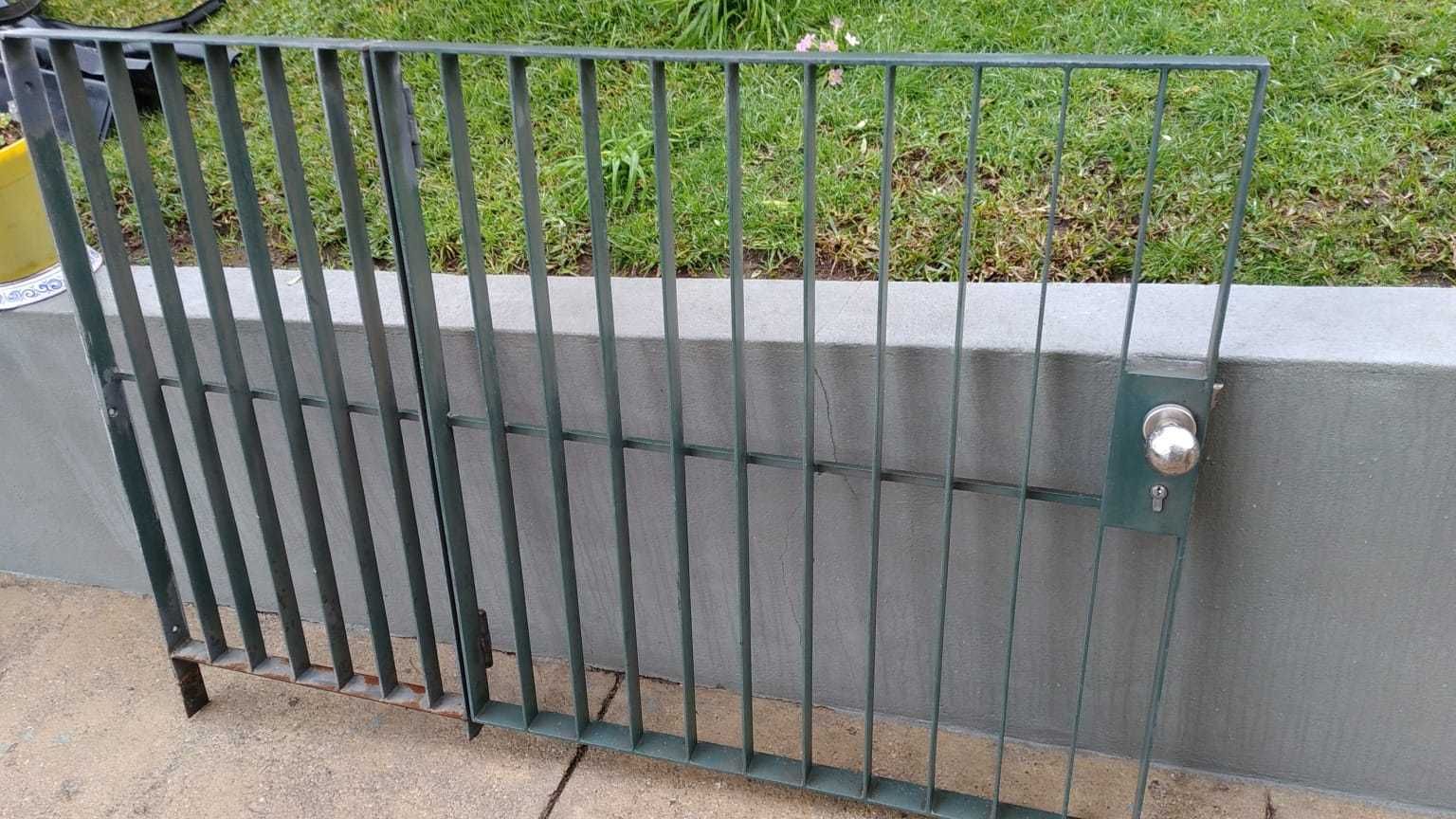 Portão em ferro/gradeamento _ Usado