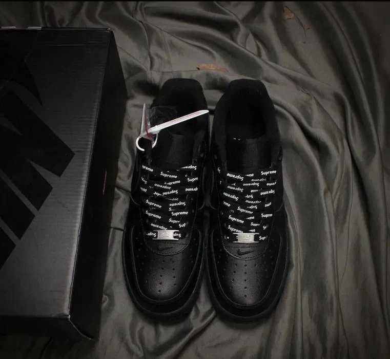 Buty meskie Nike Air Force 1 Low Supreme Black R.36