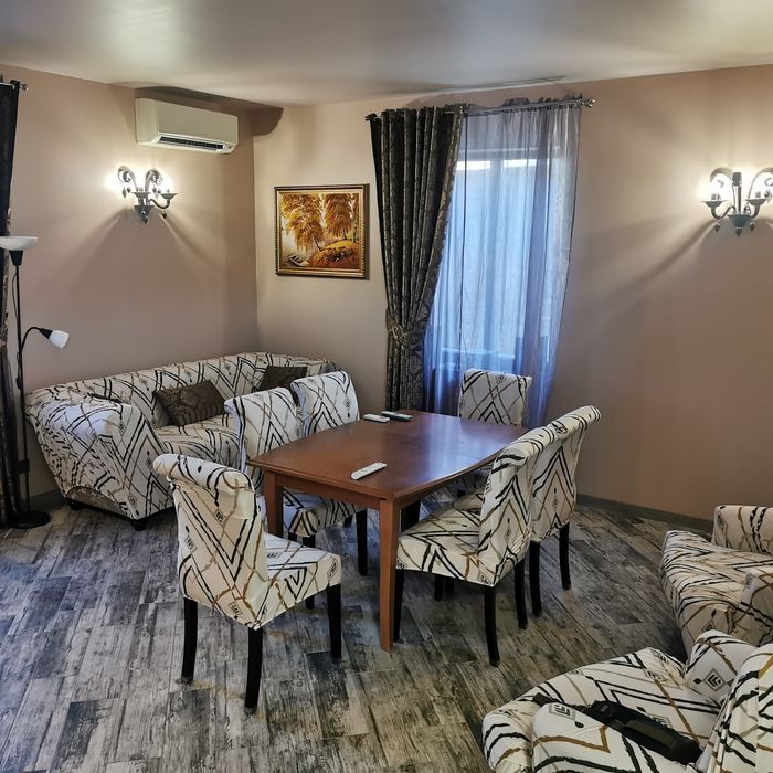 Дом для проведения мероприятий . Совиньон.