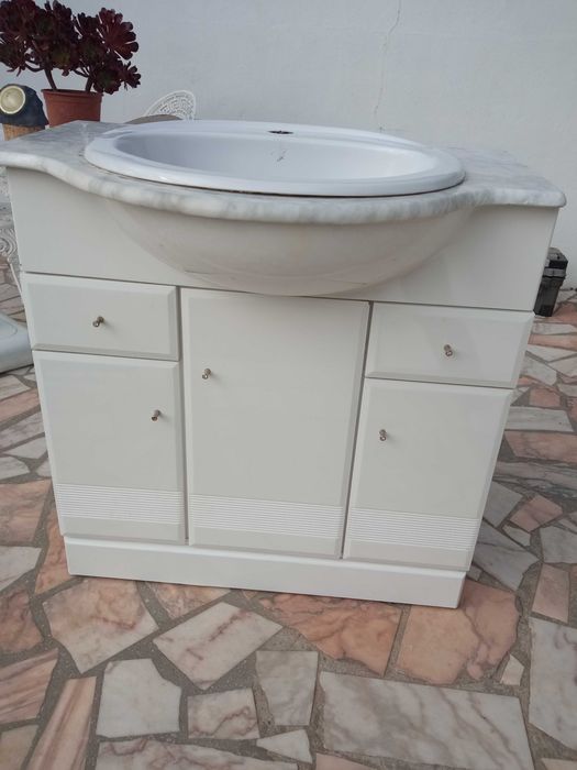 Móvel WC pia e mármore