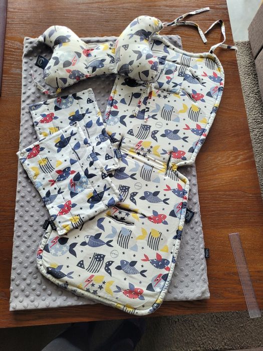 Wkład do wózka,ochraniacze na pasy,poduszka,kocyk firmy LaMillou