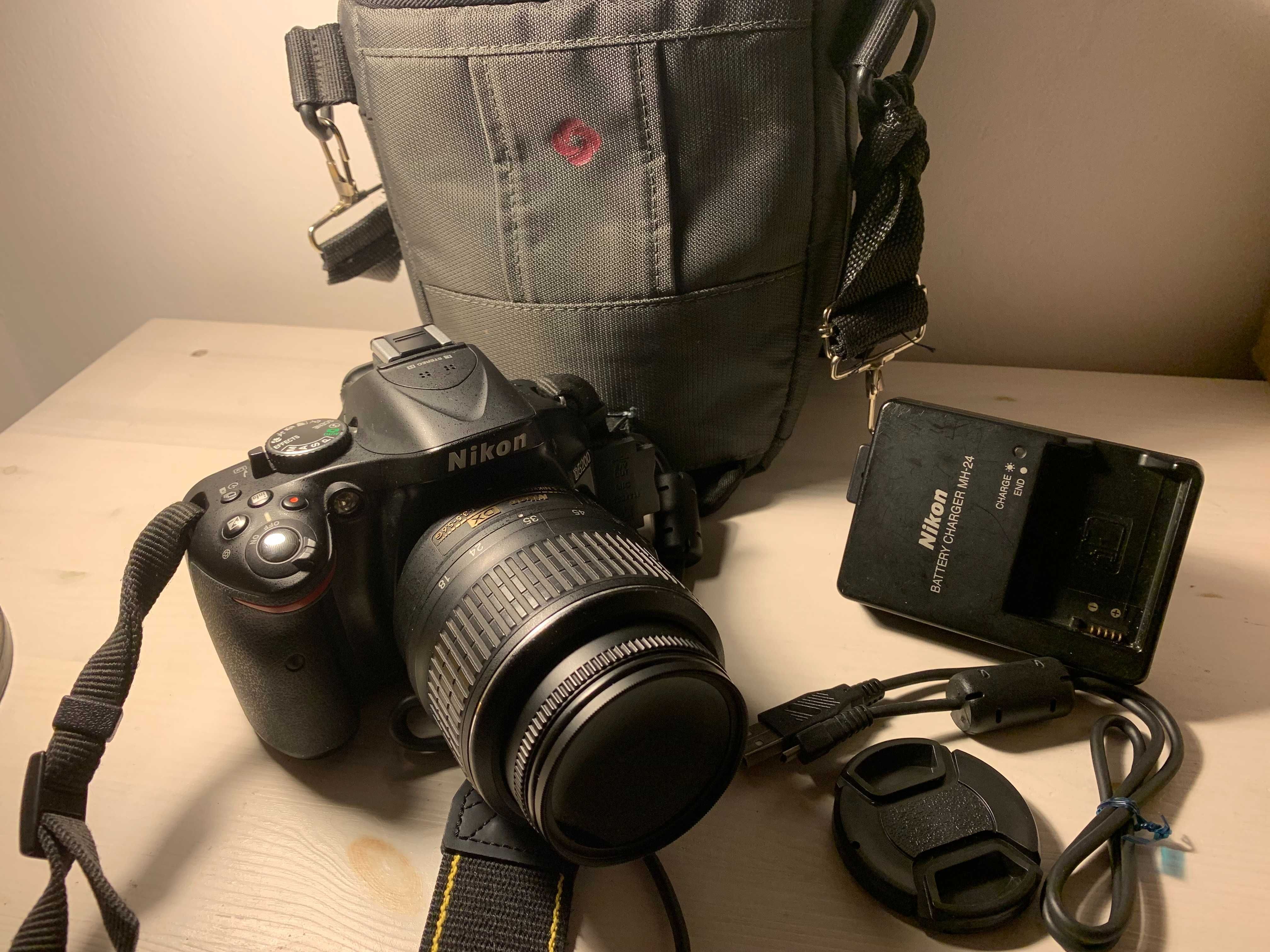Lustrzanka Nikon D5200 wraz z obiektywem Af-S Nikon 18-55, zestaw.