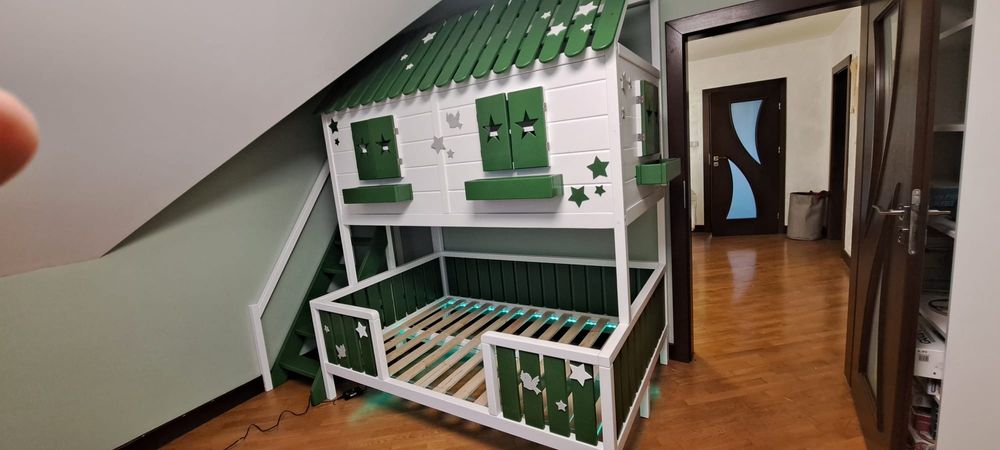 Łóżko piętrowe domek dla dzieci RATY LED